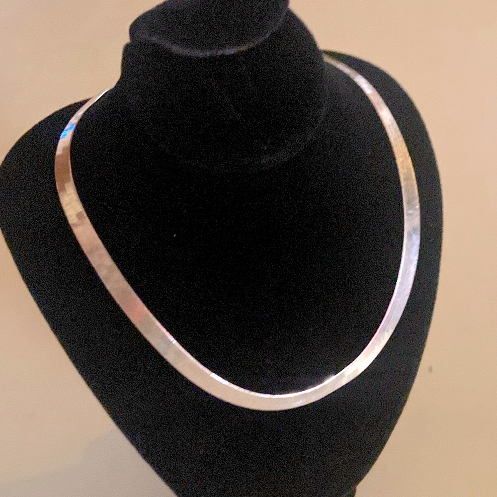 Lady’s Wide Herringbone necklace
